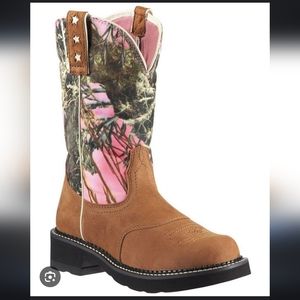 Ariat Pink Camo Cowgirl boots